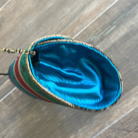 Beautiful clutch - Picture 6 of 10